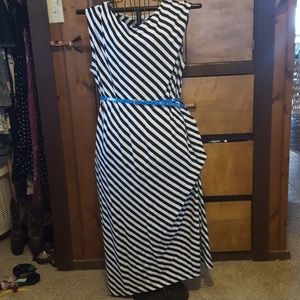 Gap maternity maxi dress